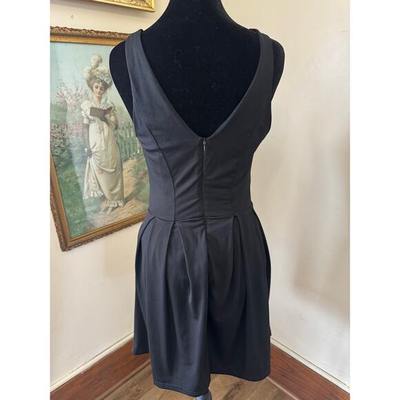 Black Fit & Flare Skater Dress V Neck Sleeveless Size S - Picture 3 of 12
